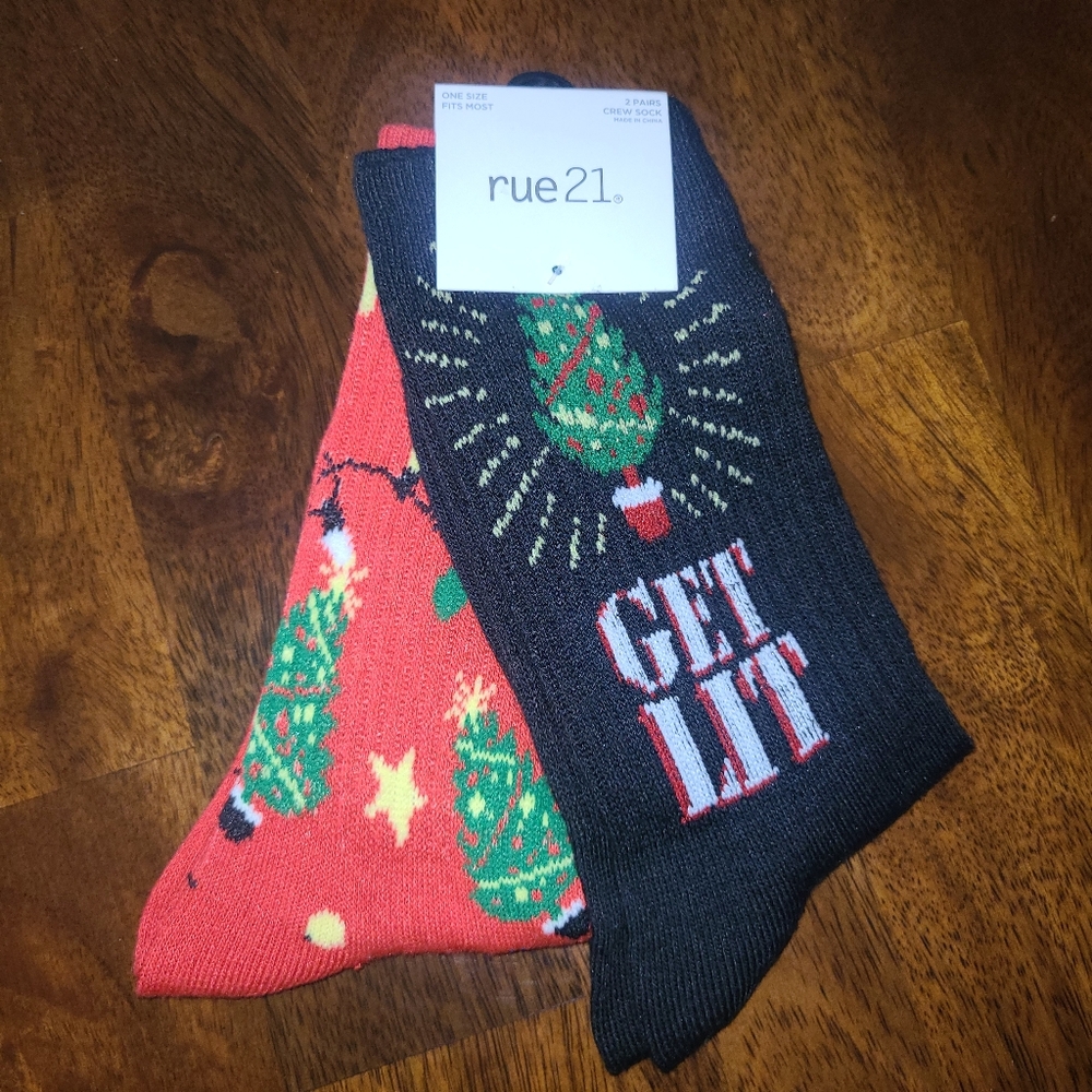 Rue21 Get Lit Christmas Socks 2 Pairs Crew Socks OSFM Red Black Christmas Tree